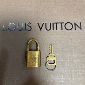 Louis Vuitton Podlock and Key